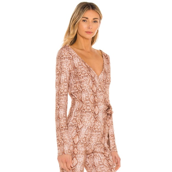 🌸Lovers+Friends | Long Sleeve Snakeprint Wrap Top - Picture 2 of 5